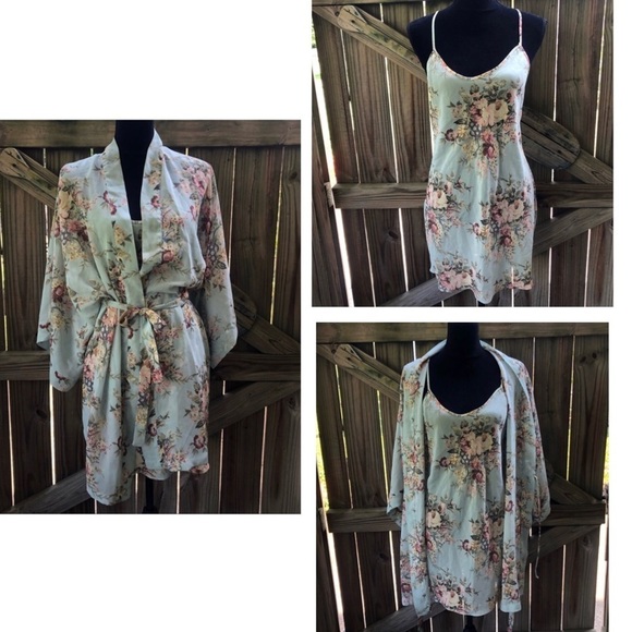 Rare 2 Piece Vintage Victoria’s Secret Gold Label Pink Floral Chemise & Robe M